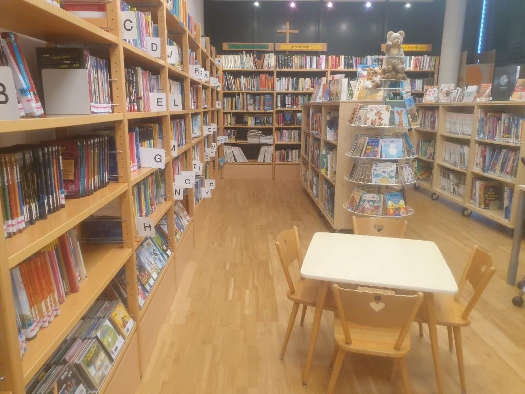 Bibliothek innen